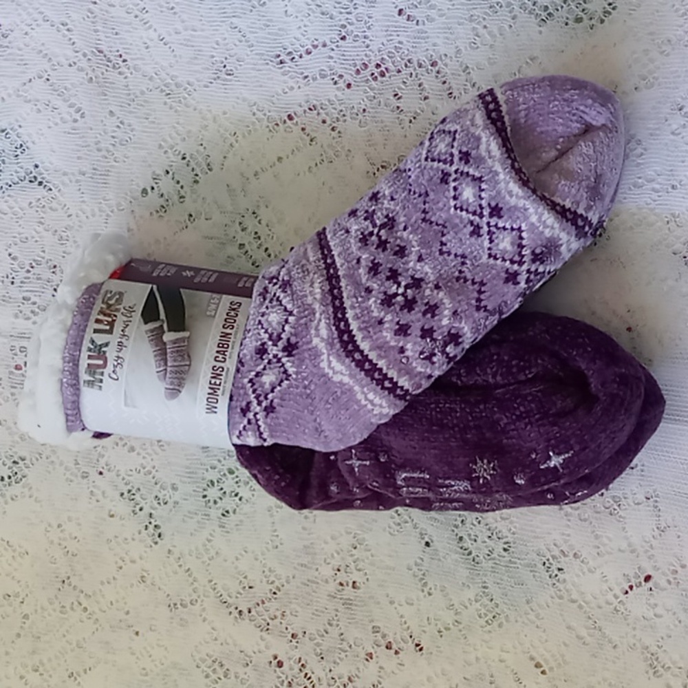 Mug Luks Women's 2 Pack Cabin Socks Size S/M 5-7 Non Skid Bottoms Purple